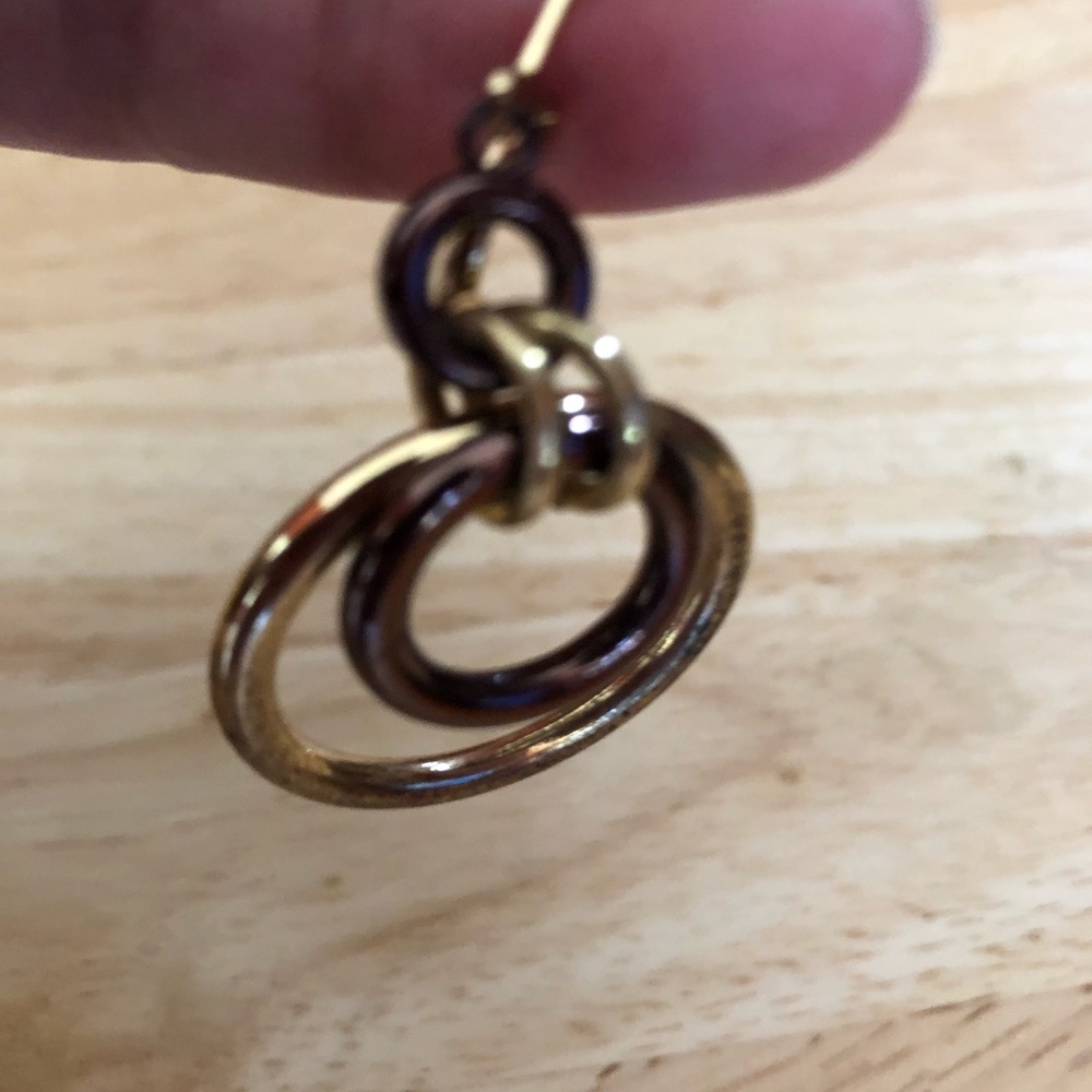 🐞🐞Versatile Two-Tone Hoop Dangle Earrings!🐞🐞 - Picture 2 of 4